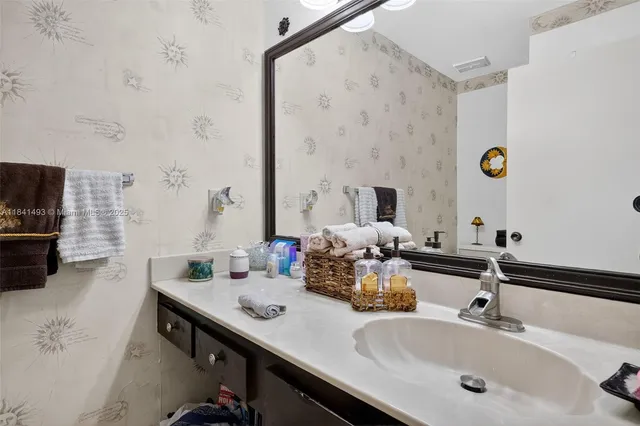 $520,000 | 3402 Torremolinos Avenue, Unit F35, Doral, FL 33178