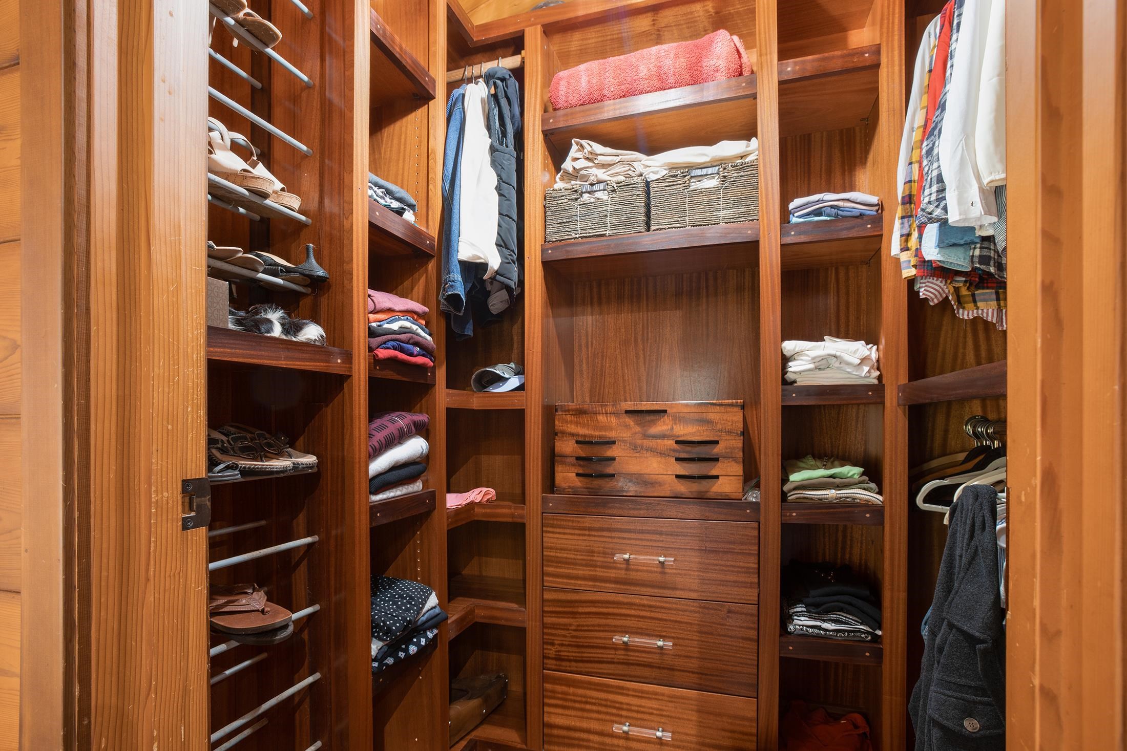 30 Mamao Place Haiku, HI 96708 - Photo 23 of 50 a close view of shoes