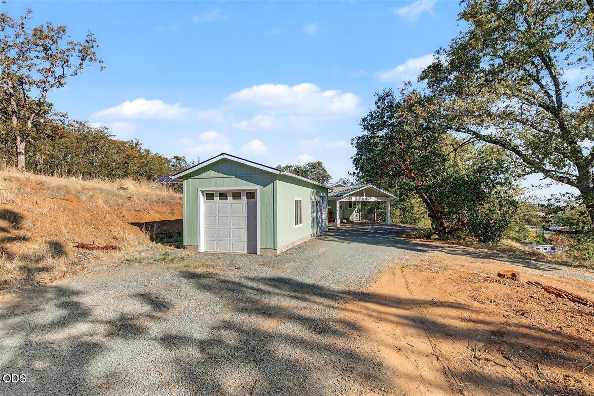 2094 Knowles Road Medford, OR 97501 - Photo 35 of 71 Gallery Image 35