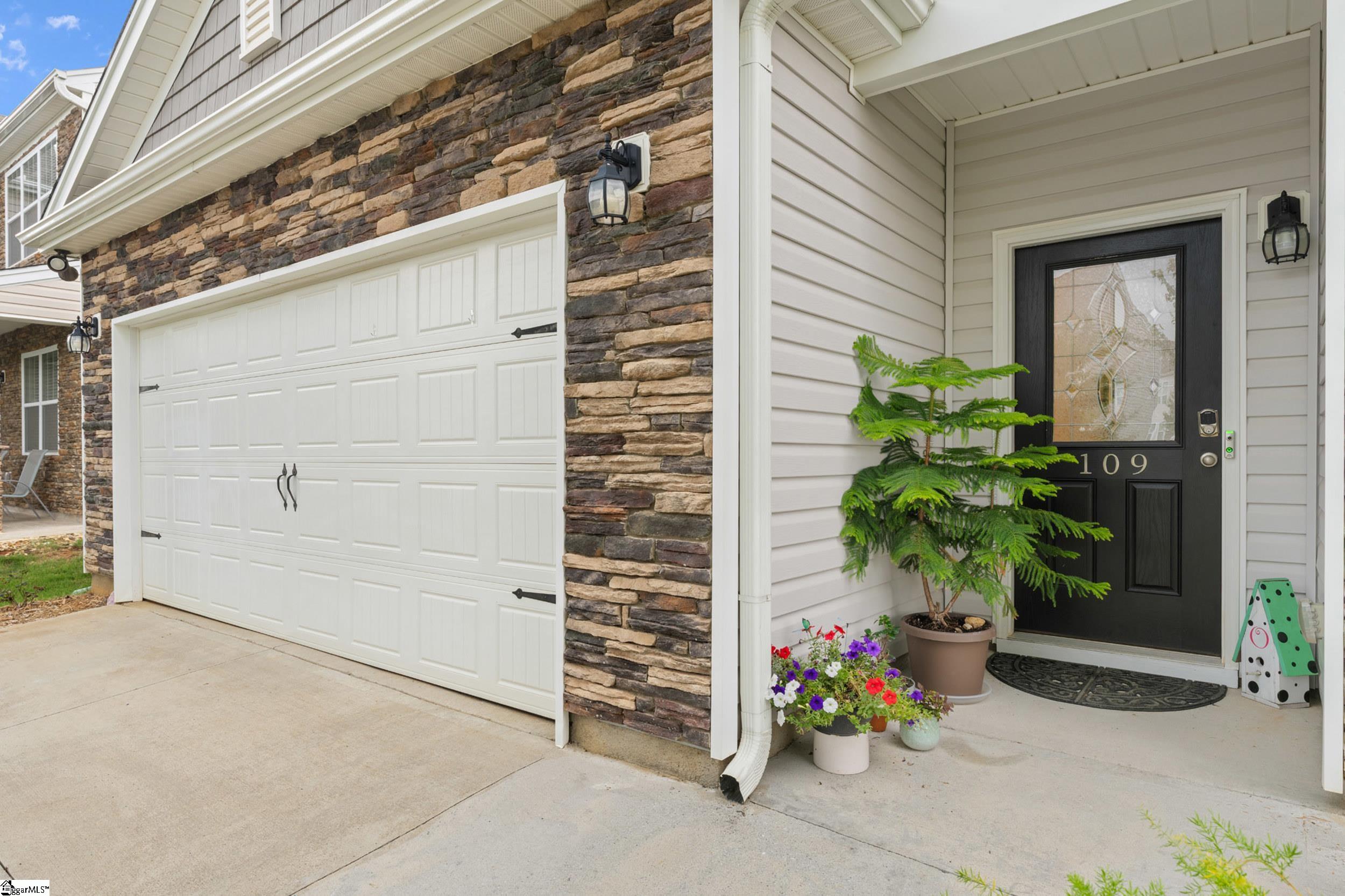 109 Preservation Drive Greer, SC 29650 - Photo 3 of 30