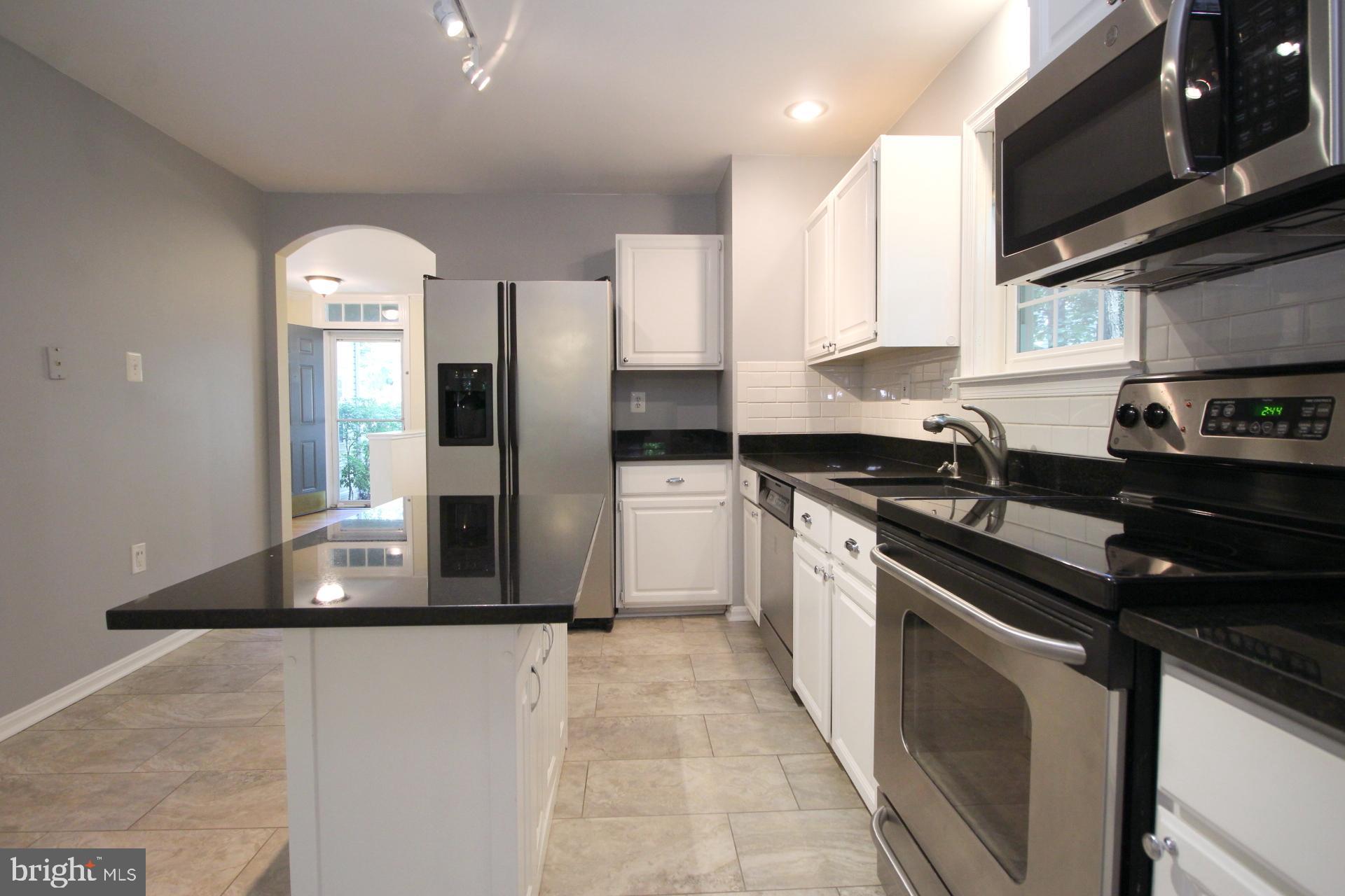 1649 Bennington Hollow Lane Reston, VA 20194 - Photo 5 of 29
