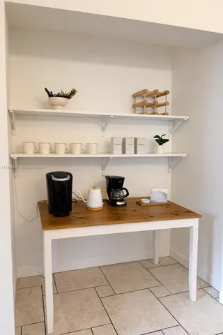 $3,250 | 232 Southeast 6th Street, Dania Beach, FL 33004