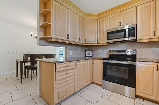 $3,250 | 232 Southeast 6th Street, Dania Beach, FL 33004