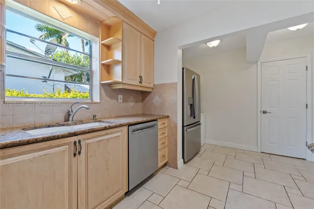 $3,250 | 232 Southeast 6th Street, Dania Beach, FL 33004