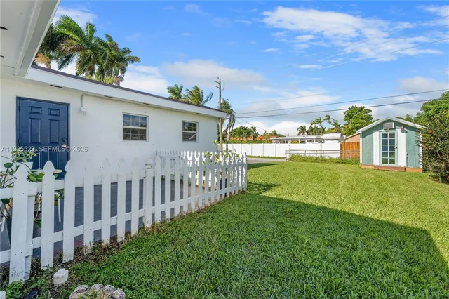 $3,250 | 232 Southeast 6th Street, Dania Beach, FL 33004
