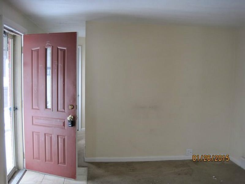 675 Irwin Run Road West Mifflin, PA 15122 - Photo 2 of 7 Living Room.