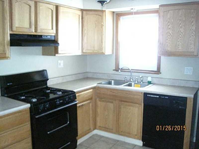 675 Irwin Run Road West Mifflin, PA 15122 - Photo 4 of 7 Kitchen.