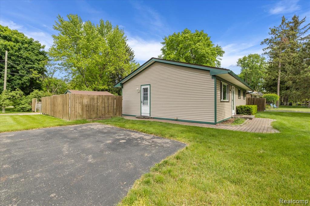 3500 Emmons Avenue Rochester Hills, MI 48307 - Photo 33 of 34