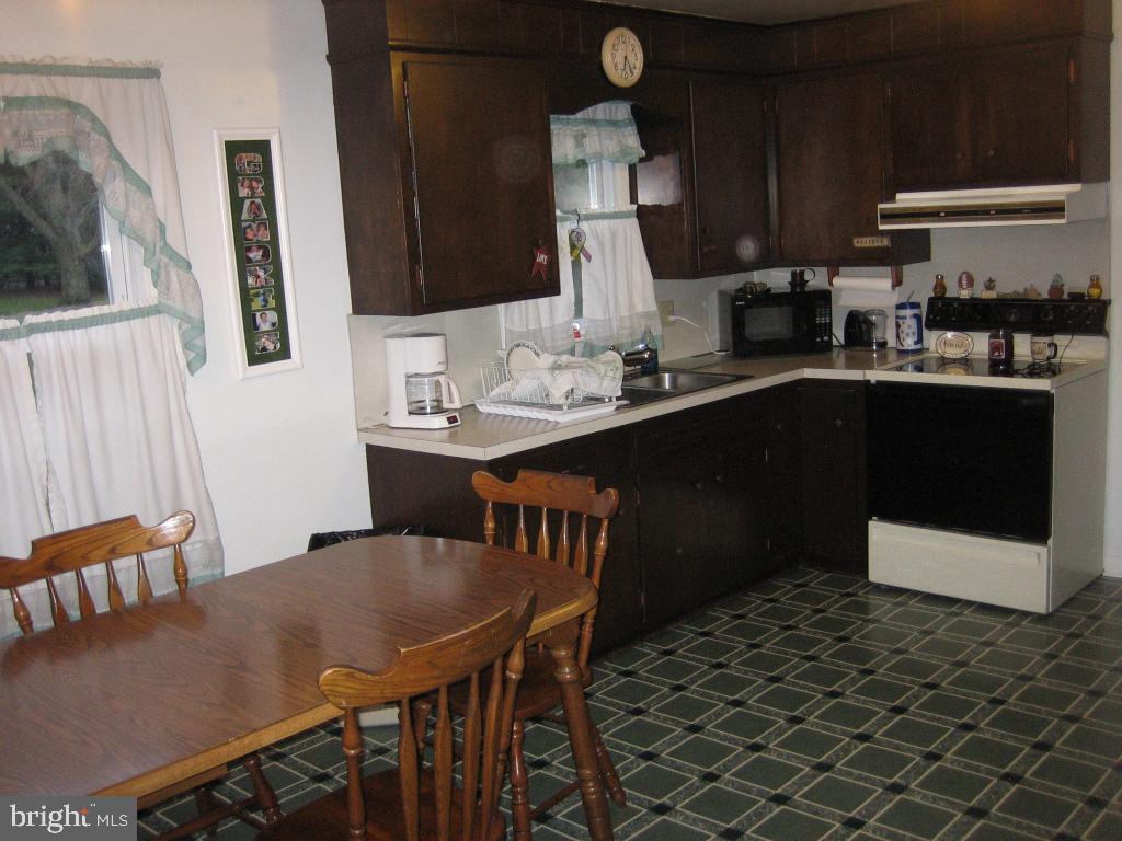 123 Skyview Lane Lititz, PA 17543 - Photo 3 of 7 Gallery Image 3