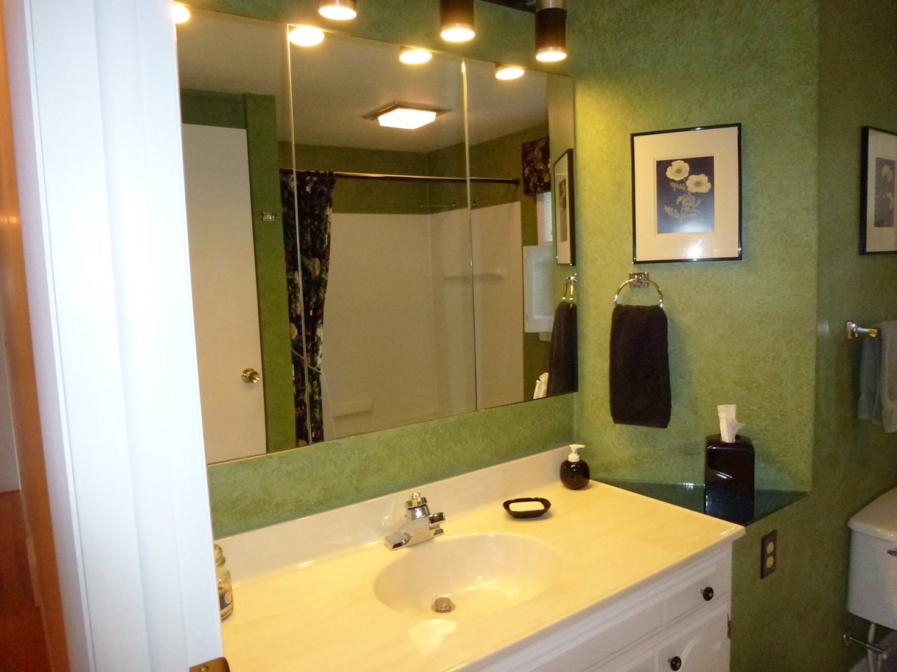 107 Luce Road Williamstown, MA 01267 - Photo 17 of 21 The Full Bath