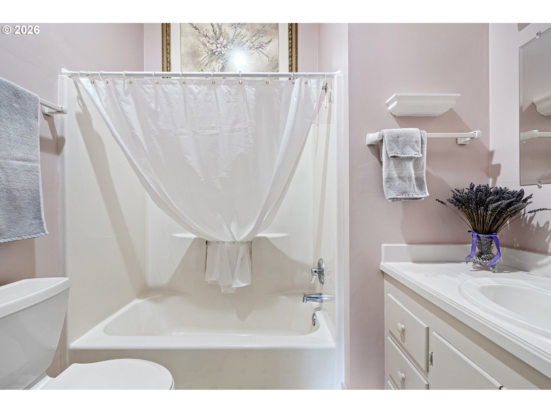 646 B Street Springfield, OR 97477 - Photo 11 of 46 Bathroom