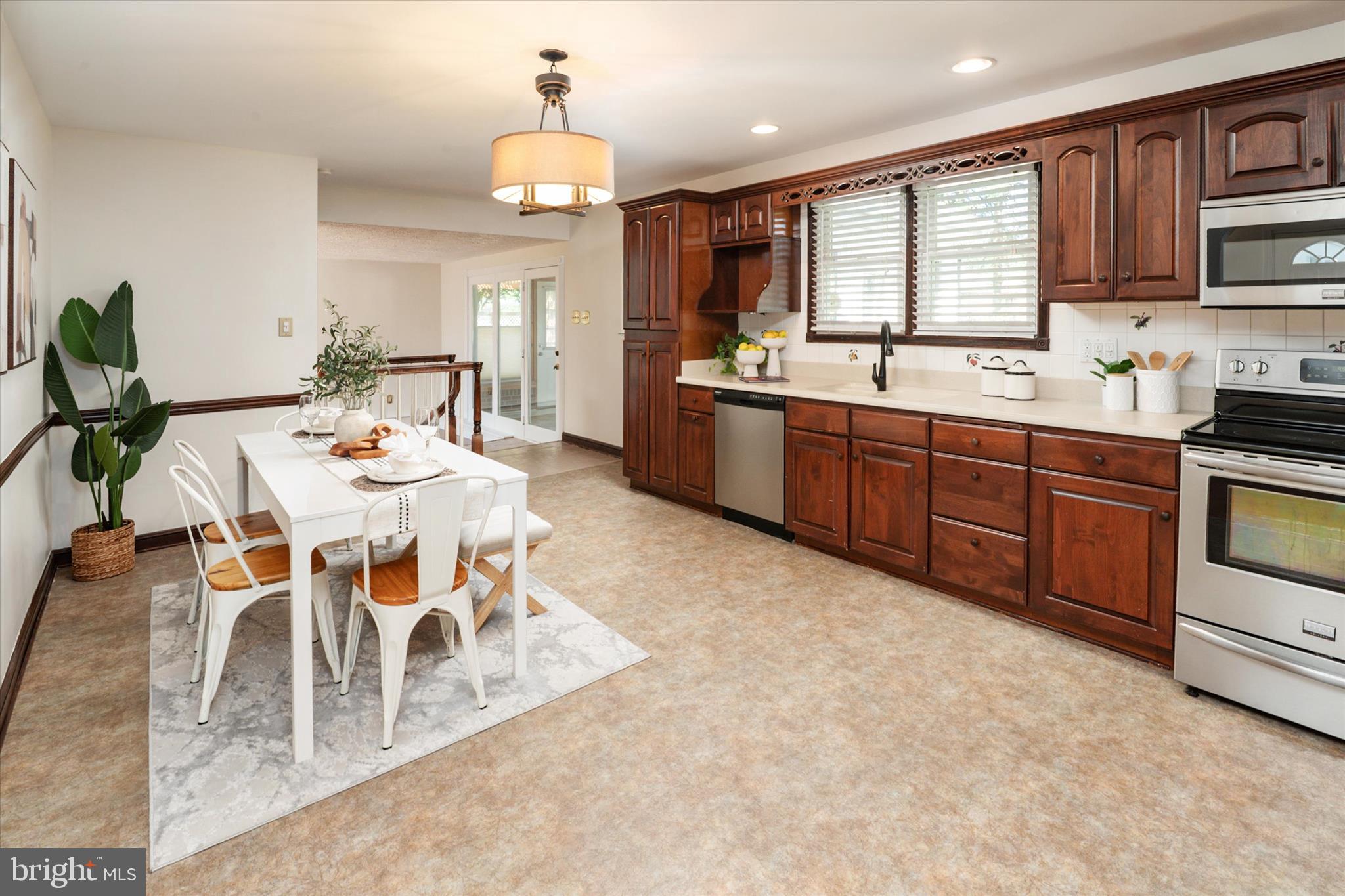 596 Forest View Road Linthicum Heights, MD 21090 - Photo 13 of 42 Kithen - Dining Area