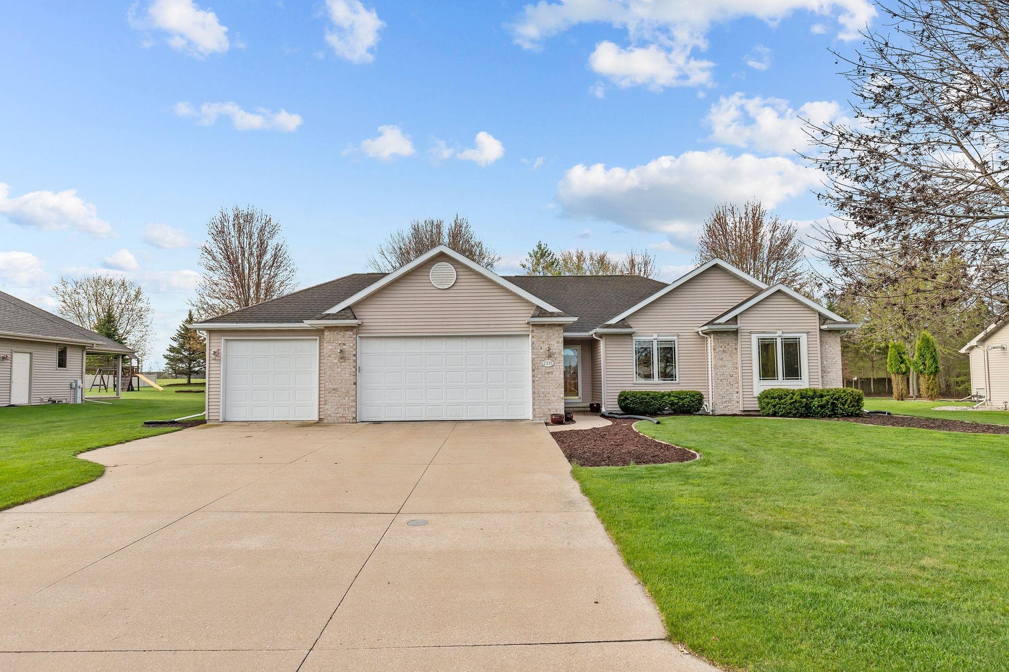2375 Smoke Tree Road Neenah, WI 54956 - Photo 1 of 1