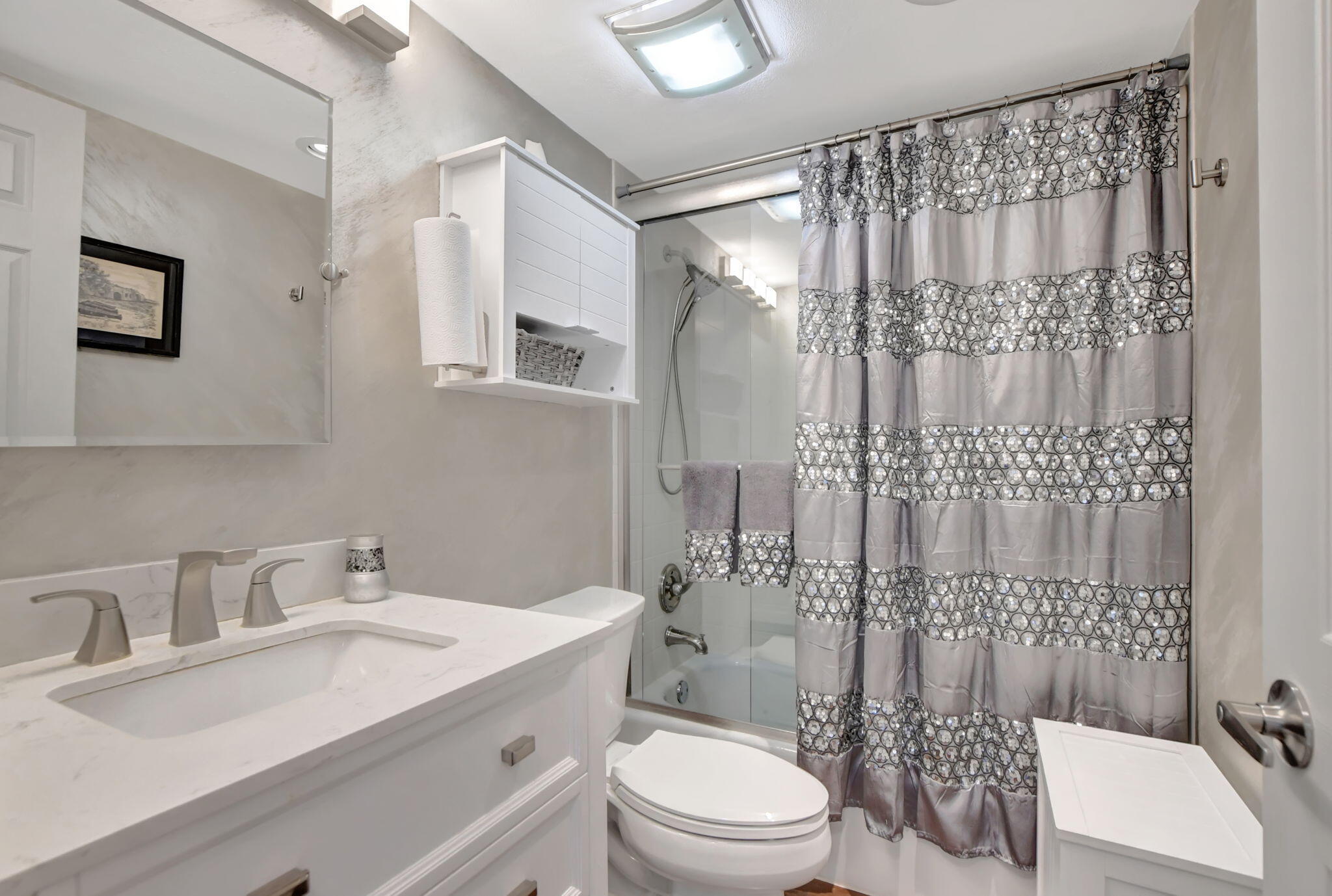 1923 Bridgewood Drive Boca Raton, FL 33434 - Photo 18 of 32 Second Bathroom