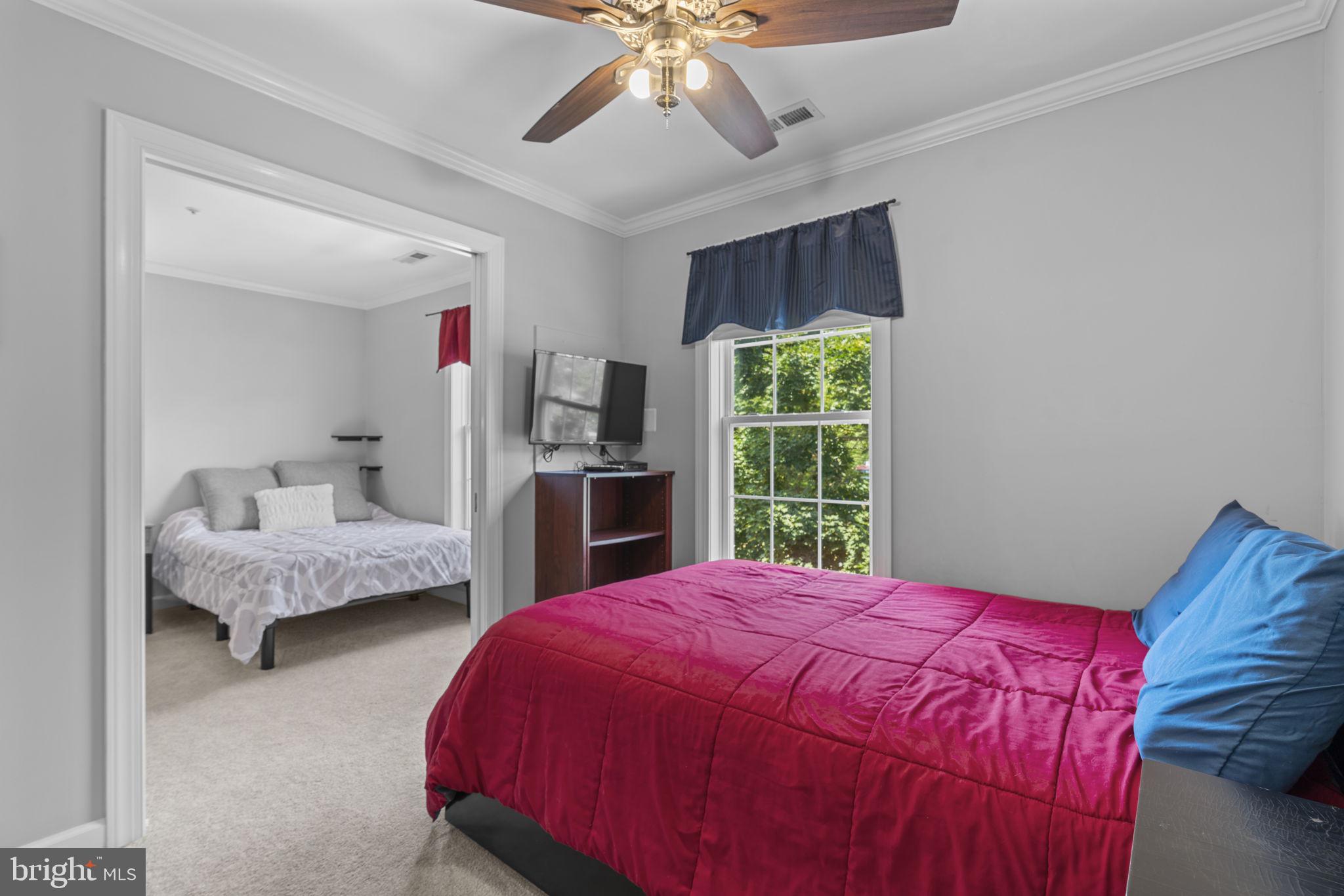 2023 Compton Court Annapolis, MD 21401 - Photo 25 of 35 Pocket doors between Bedrooms 2/3