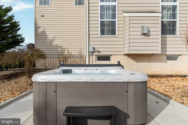 $1,299,900 | 7494 Edington Drive, Warrenton, VA 20187