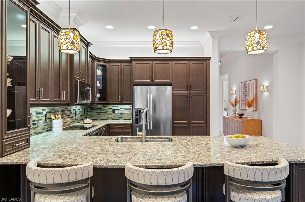 13588 Mandarin Circle Naples, FL 34109 - Photo 4 of 36