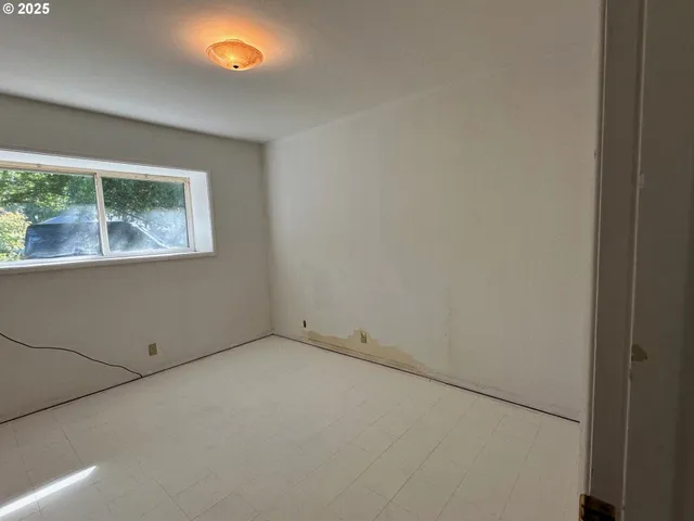 $285,000 | 5546 South Shore Drive, Florence, OR 97439