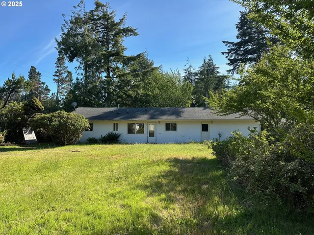 $285,000 | 5546 South Shore Drive, Florence, OR 97439