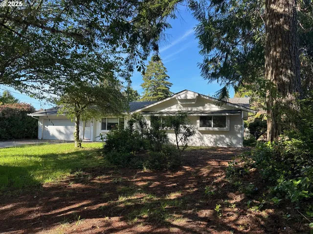 $285,000 | 5546 South Shore Drive, Florence, OR 97439