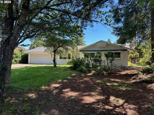 $285,000 | 5546 South Shore Drive, Florence, OR 97439