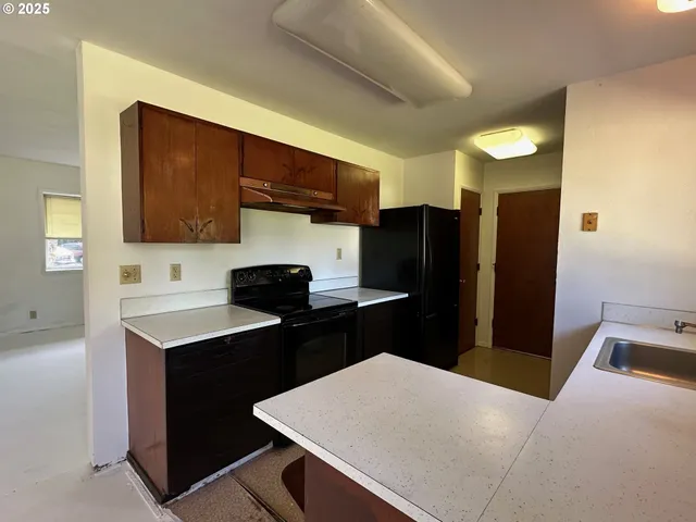 $285,000 | 5546 South Shore Drive, Florence, OR 97439