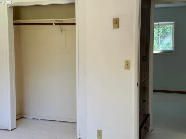 $285,000 | 5546 South Shore Drive, Florence, OR 97439