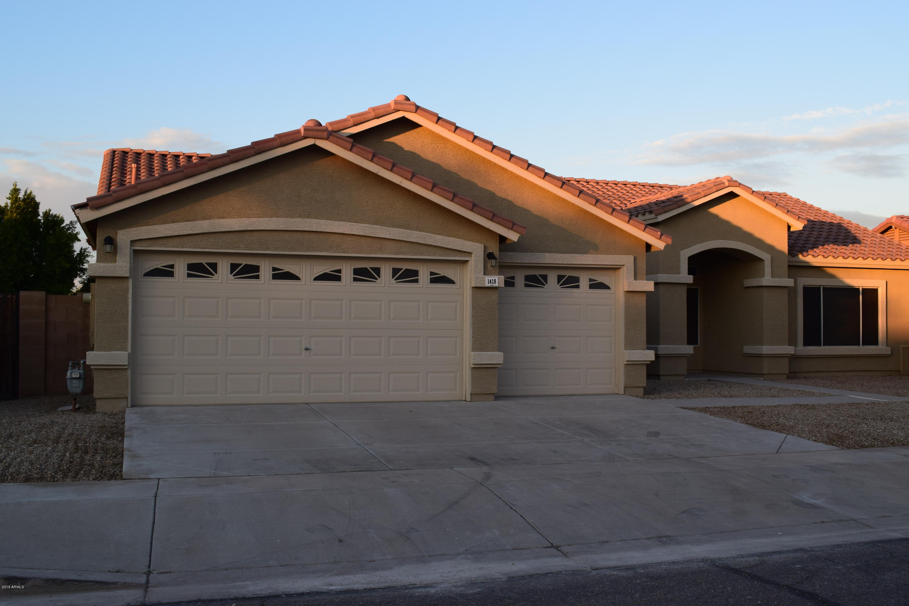 1418 East Darrel Road Phoenix, AZ 85042 - Photo 1 of 15 Darrel