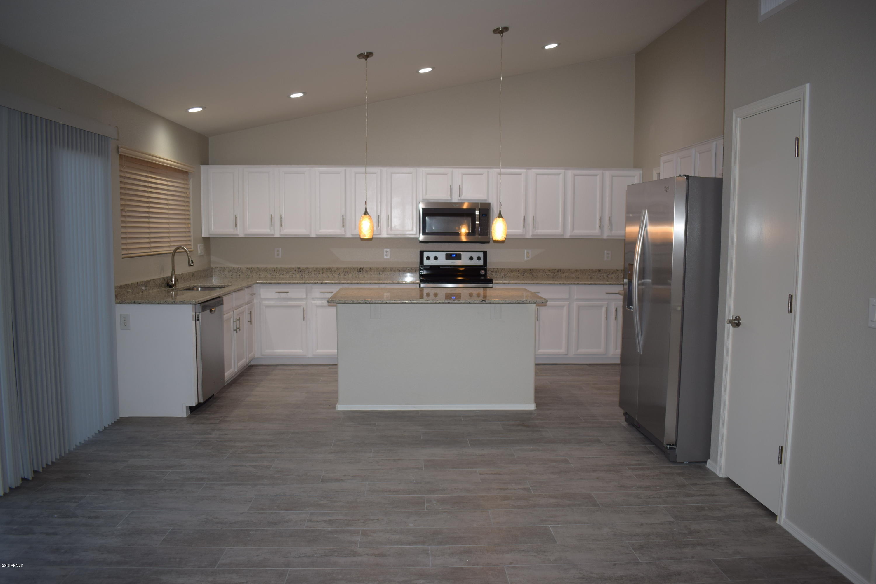 1418 East Darrel Road Phoenix, AZ 85042 - Photo 3 of 15 DSC_0020