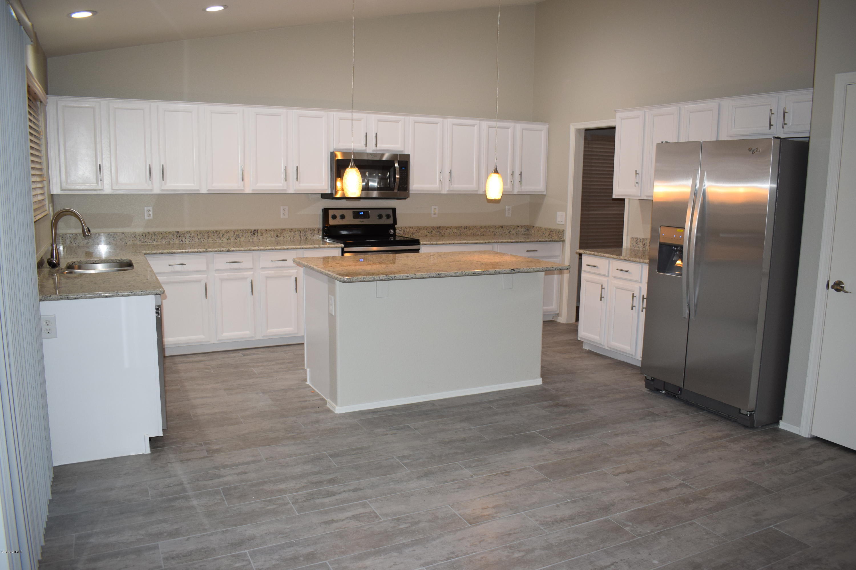 1418 East Darrel Road Phoenix, AZ 85042 - Photo 4 of 15 DSC_0022