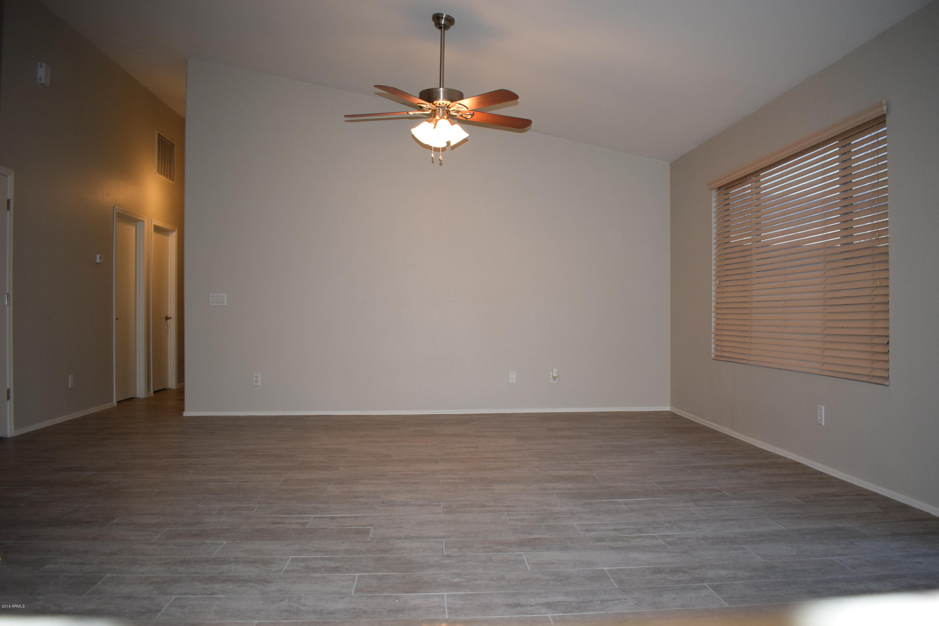 1418 East Darrel Road Phoenix, AZ 85042 - Photo 6 of 15 DSC_0026