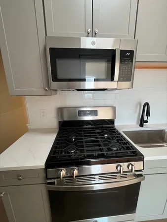 $2,900 | 108 Bristol Road, Unit 1, Somerville, MA 02144