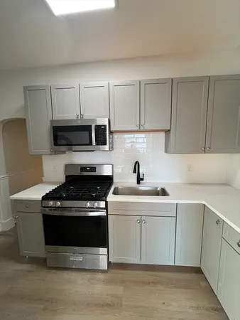 $2,900 | 108 Bristol Road, Unit 1, Somerville, MA 02144