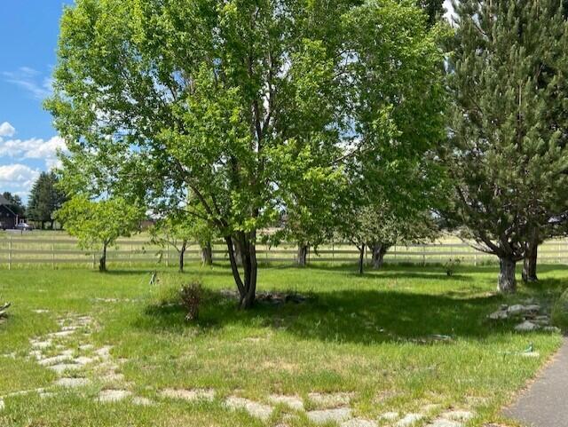 22530 Rickard Road Bend, OR 97702 - Photo 11 of 16 9 Front yd