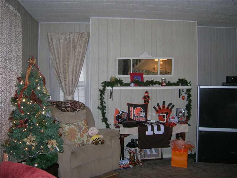 114 Summit Street Butler, PA 16001 - Photo 3 of 24 Living Room.