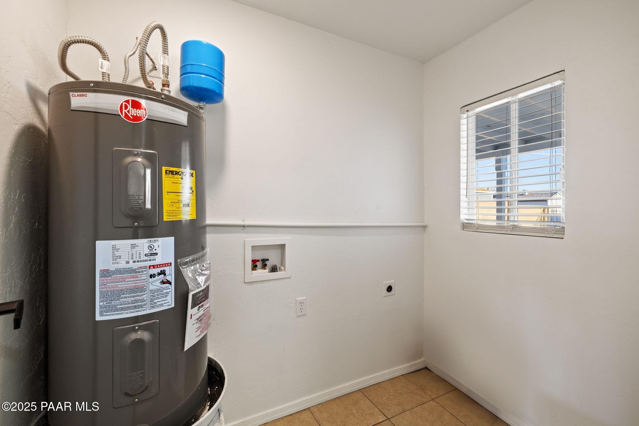 8070 East Gale Road Prescott Valley, AZ 86314 - Photo 15 of 37 Laundry