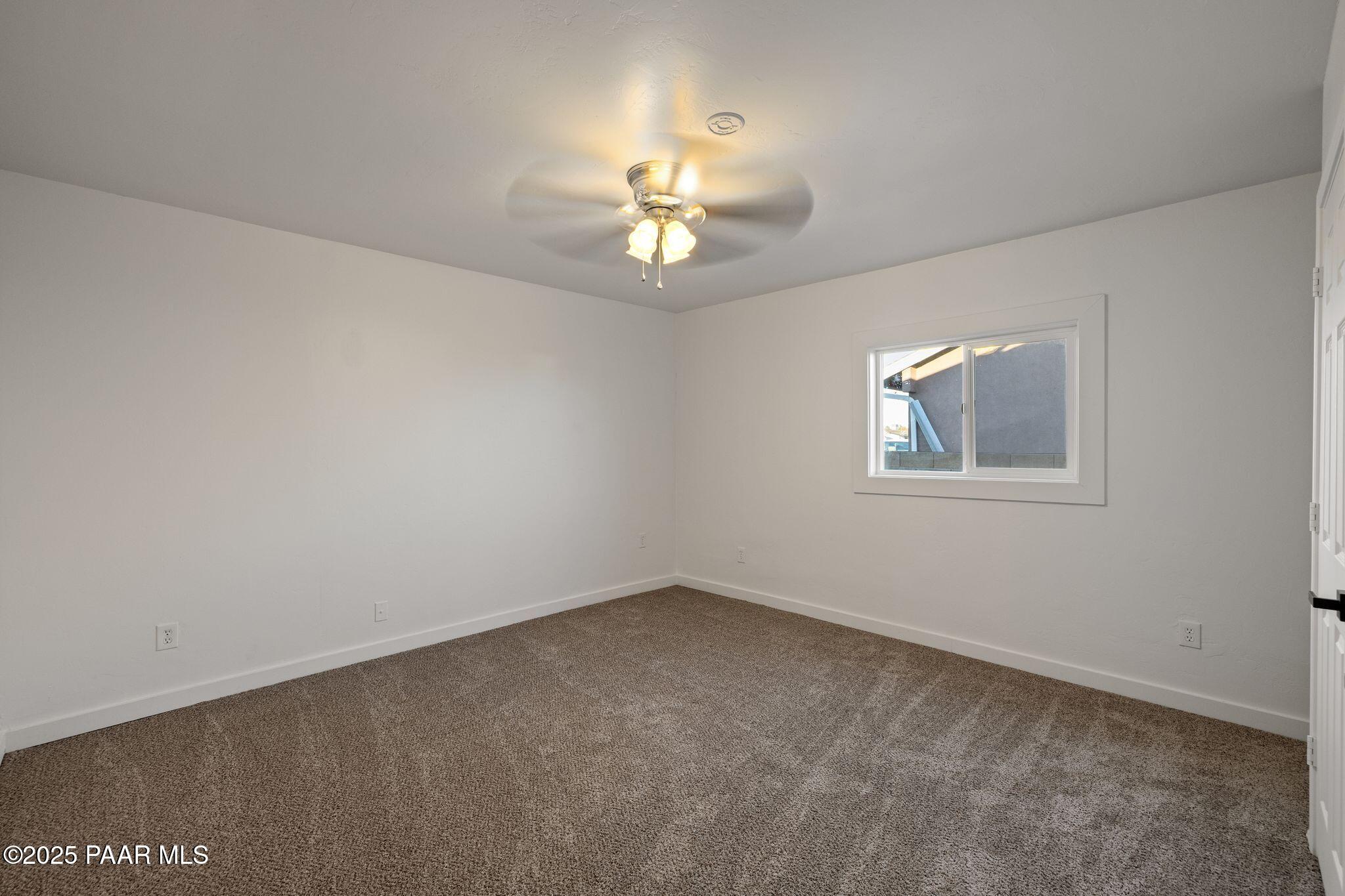 8070 East Gale Road Prescott Valley, AZ 86314 - Photo 17 of 37 Primary Bedroom