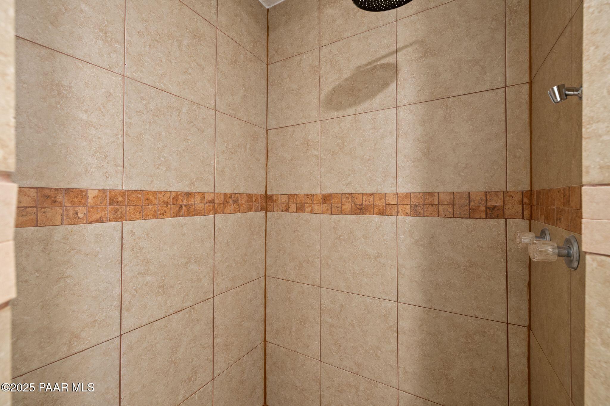 8070 East Gale Road Prescott Valley, AZ 86314 - Photo 21 of 37 Primary Bathroom