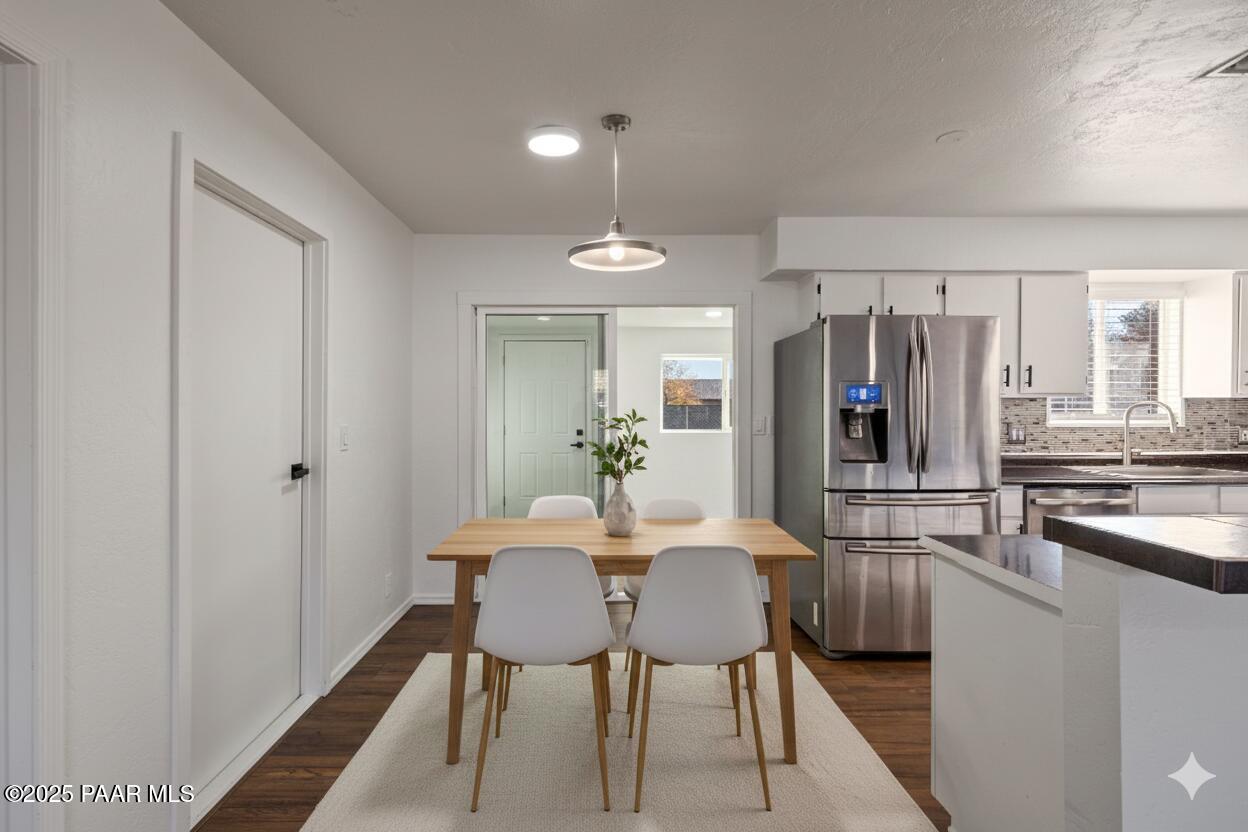 8070 East Gale Road Prescott Valley, AZ 86314 - Photo 10 of 37 Staged Dining Room