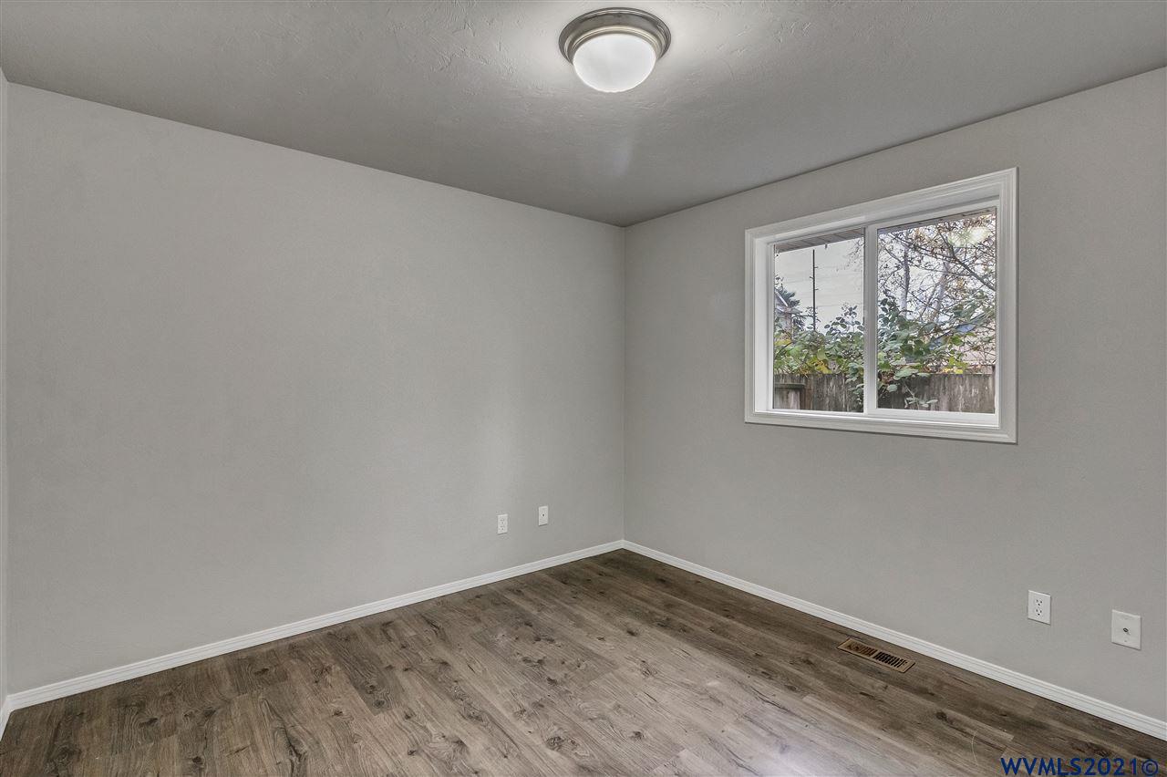 1900 Summerfield Court Southwest Albany, OR 97321 - Photo 12 of 23