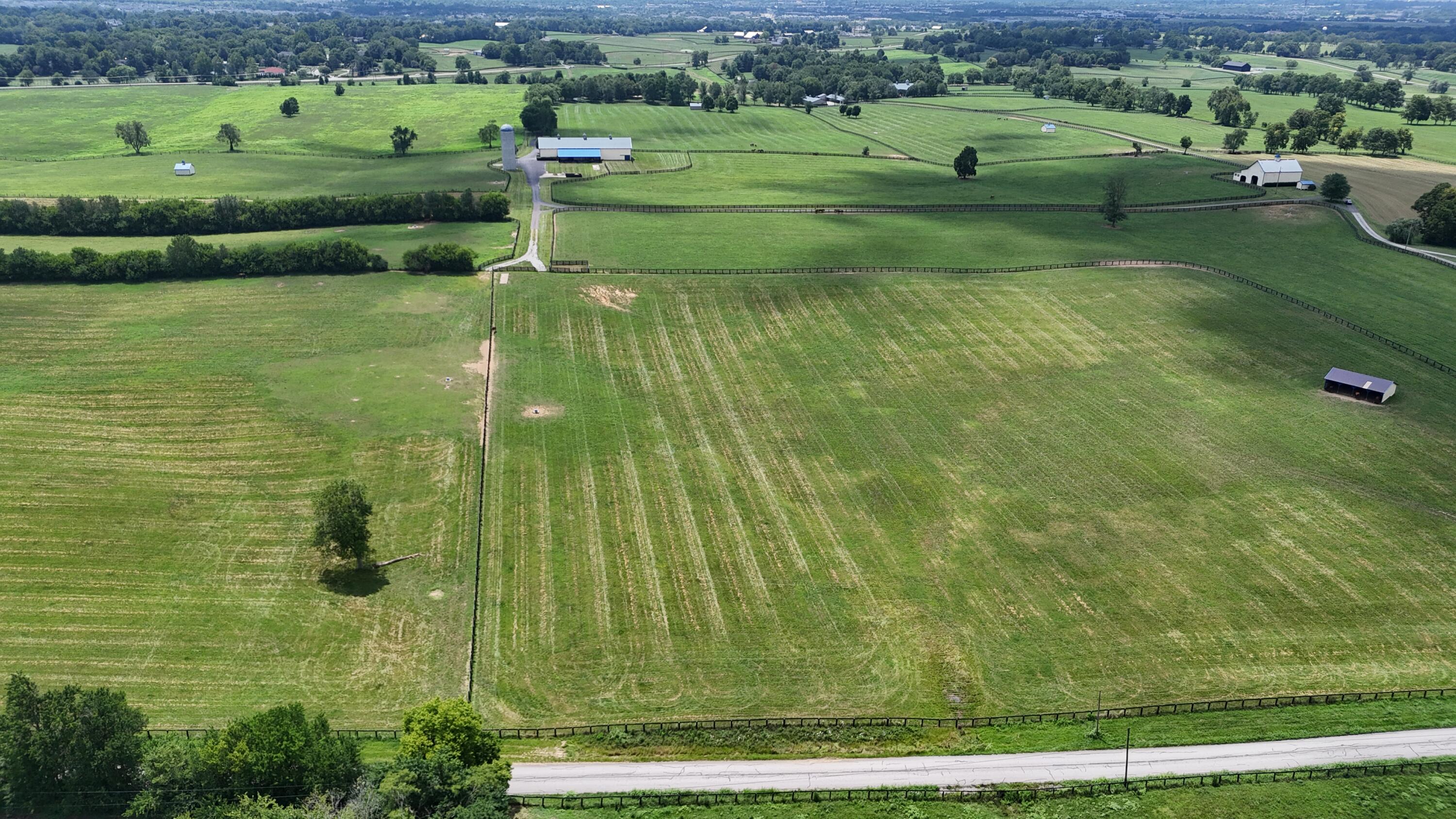 3469 Winchester Road Lexington, KY 40509 - Photo 11 of 86 DJI_20250725140338_0190_D