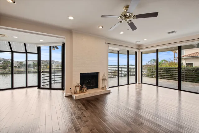 $2,700 | 2037 Enterprise Avenue, League City, TX 77573