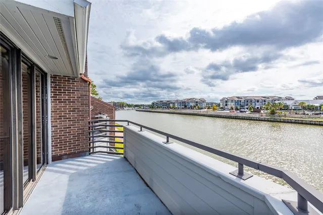 $2,700 | 2037 Enterprise Avenue, League City, TX 77573