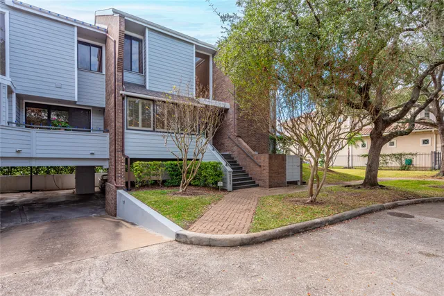 $2,700 | 2037 Enterprise Avenue, League City, TX 77573