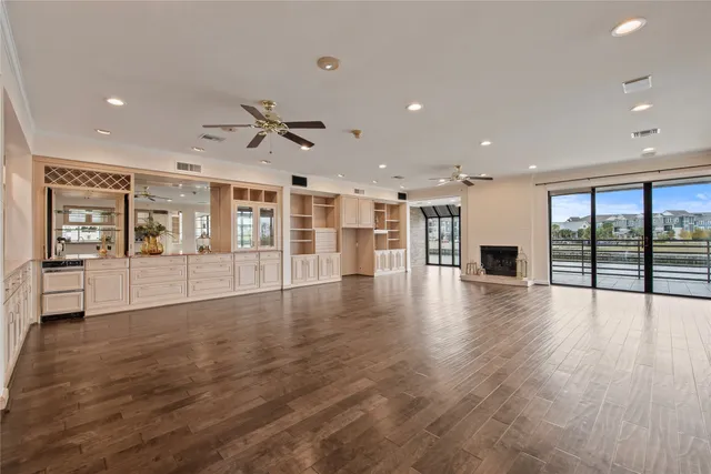 $2,700 | 2037 Enterprise Avenue, League City, TX 77573