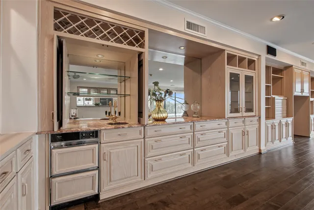 $2,700 | 2037 Enterprise Avenue, League City, TX 77573