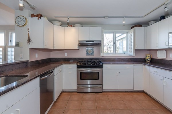 6 Wilson Road Marion, MA 02738 - Photo 17 of 40 Gallery Image 17