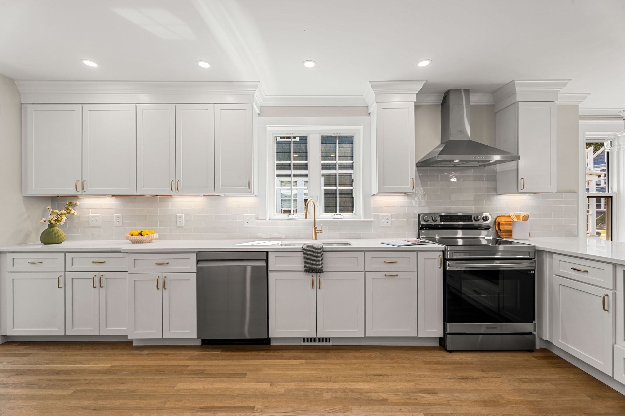 31-33 Pondview Road, Unit 33 Arlington, MA 02474 - Photo 8 of 33 Gallery Image 8