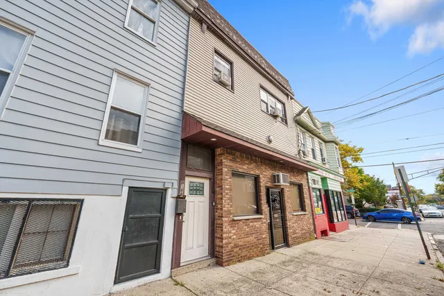 $689,000 | 188 Avenue B, Bayonne, NJ 07002