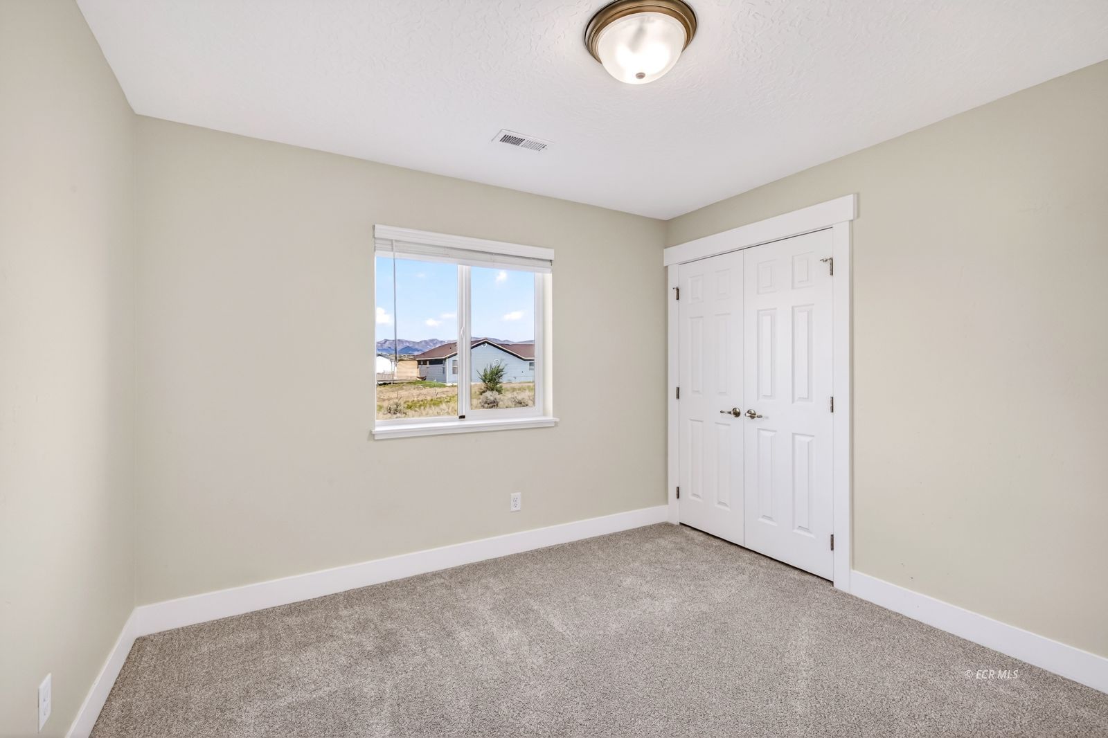 215 Spring Creek Parkway Spring Creek, NV 89815 - Photo 12 of 27